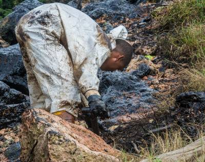 El Ejército Juvenil de Trabajo en la limpieza de la bahía