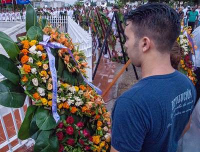 La FEU rindió su homenaje a los Estudiantes de Medicina