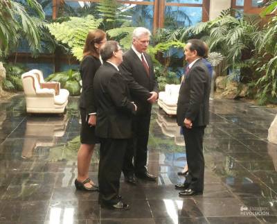 Entrega de cartas credenciales de manos del Presidente cubano Miguel Díaz Canel Bermúdez