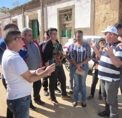 Inés María Chapman y Teresa Rojas Monzón en recorrido por Cárdenas.