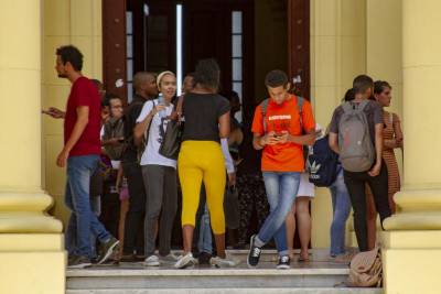 En la histórica Universidad de La Habana, símbolo de rebeldía nacional, se realiza el balance de la UJC como parte del proceso orgánico del 11no. Congreso de la organización juvenil