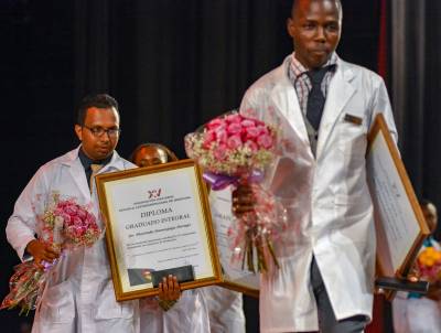 Graduación XV de la Escuela Latinoamericana de Medicina, ELAM, Teatro Karl Marx