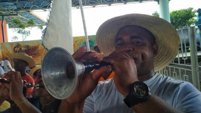 Recibimiento en la estación de Santiago de Cuba