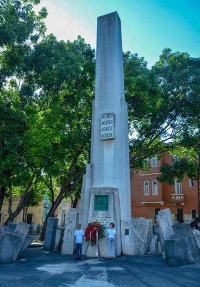 Homenaje a Julio Antonio Mella como parte del acto de inicio del curso escolar.