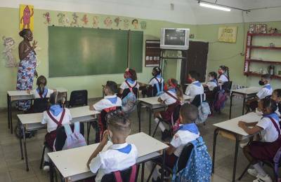 Retoma Cuba curso escolar