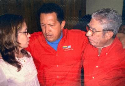 Junto a Chávez 