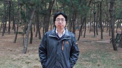 Profesor Qing-He Zhang 