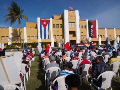 Santiago vuelve al Moncada para defender su Revolución