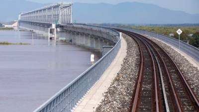 Puente Tongjiang-Nizhneleninskoye