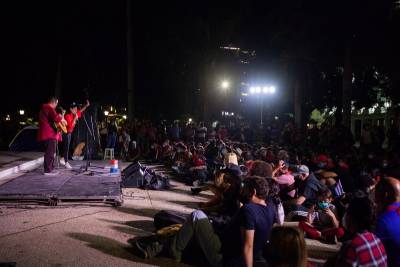 Sentada antiimperialista en el Parque Central 3