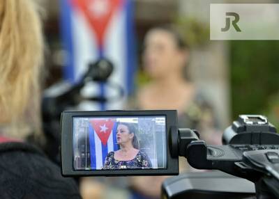 Primera Secretaria de la UJC Aylín Álvarez ofrece declaraciones a la prensa.