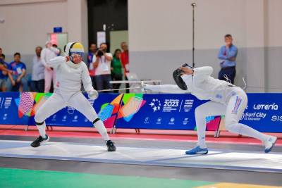 Cuban Yania Gavilan won the silver medal in the women's epee competition.