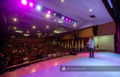 El Dr. Miguel Cabrera, historiador del Ballet Nacional de Cuba (BCN) impartió la conferencia Un encuentro con la danza, la técnica, la expresión y los estilos.