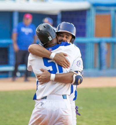 Industriales se colocó a un éxito de avanzar a las semifinales de la postemporada de la Serie Nacional