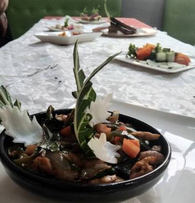 La tradición culinaria China mostró ejemplares identitarios muy coloridos y de apego a sus raíces autóctonas