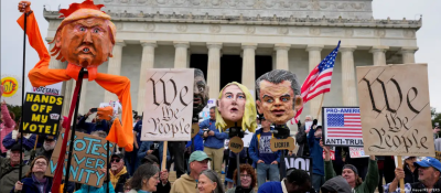 En Washington DC los manifestantes No Kings se concentraron frente al Memorial Abraham Lincoln. 