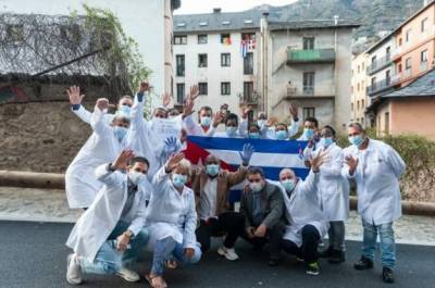 Médicos cubanos que enfrentaron la COVID-19 en Andorra