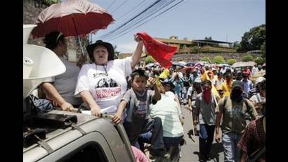 El pueblo hondureño en las calles para reclamar el regreso de Zelaya