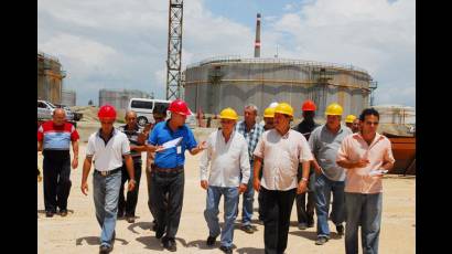 Visita del Primer Vicepresidente cubano José Ramón Machado Ventura a la Refinería Camilo Cienfuegos