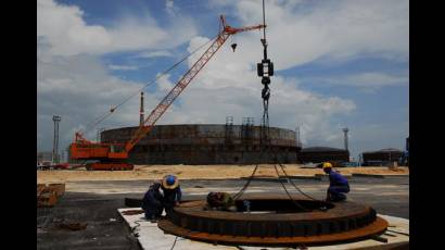 Refinería de petróleo en Cienfuegos