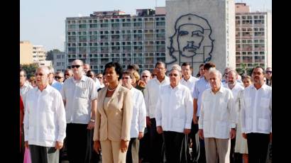 Ceremonia, efectuada en el Memorial José Martí en donde los 38 nuevos embajadores firmaron el juramento de sus cargos