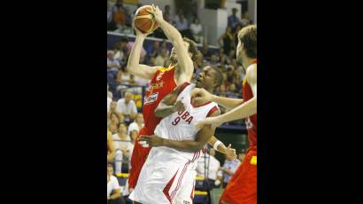 Selección masculina cubana de baloncesto cayo ante españa en partido amistoso