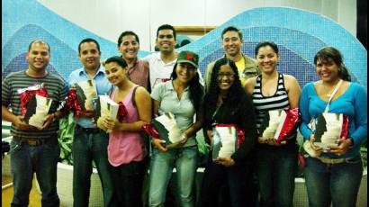 Jóvenes venezolanos de la segunda promoción Fidel Castro Ruz de Derecho