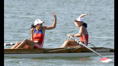 Yaima Velásquez y Yoslaine Domínguez avanzan a semifinal en Mundial de Remo