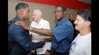 Regresan peloteros cubanos de la Copa del Mundo de béisbol