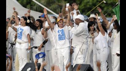 Toda la paz al escenario por la Paz