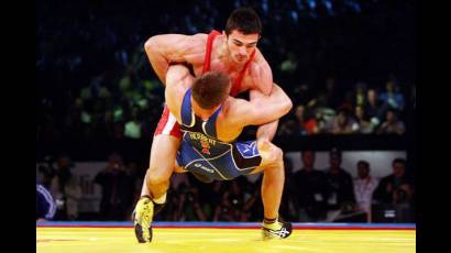 Uzbeco Zaurbek Sokhiev, campeón de los 84 kilogramos en Mundial de Lucha