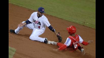 Partido de Cuba contra Estados Unidos en Copa Mundial de béisbol