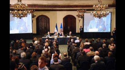 OEA busca soluciones a la crisis política en Honduras