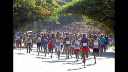 Carrera popular del municipio capitalino de 10 de Octubre