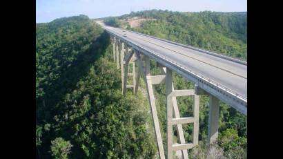 Cierre del tránsito sobre el Puente de Bacunayagua