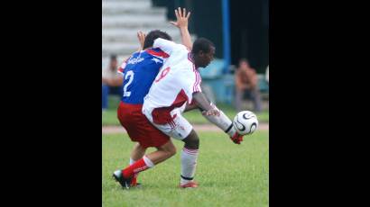 Roberto Linares en Campeonato Nacional de fútbol cubano