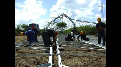 Los trabajadores de la ECIE reconstruyeron la primera etapa de la línea de doble circuito 