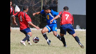 Se enfrentan este sábado La Habana y la Isla en el Campeonato nacional de fútbol