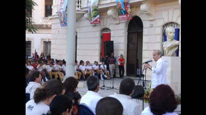 Voces jóvenes contra el bloqueo yanqui