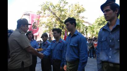 Acto por el aniversario 50 de la creación de las Milicias Universitarias