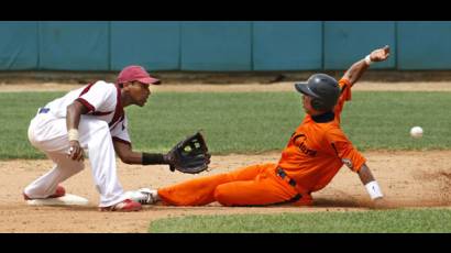 Comenzó la XLIX Serie Nacional de béisbol