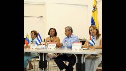 Evalúan convenios de educación superior Cuba-Venezuela