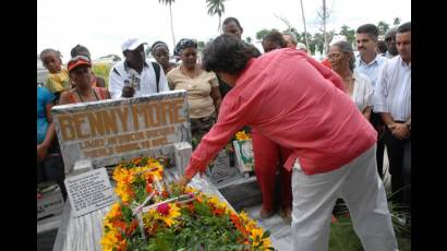 Declaran Monumento Nacional la tumba del Benny