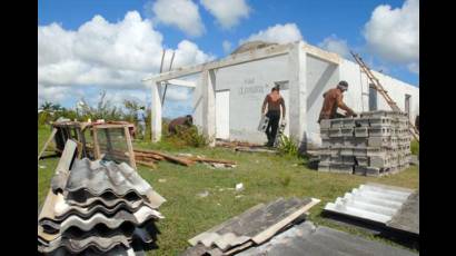 Reparación de escuelas afectadas por los huracanes en Pinar del Río