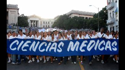 Recuerdan fusilamiento de estudiantes de medicina