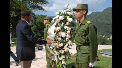 El Presidente tanzano honró la memoria de los combatientes cubanos.