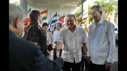 Vicepresidente de El Salvador visita la ELAM