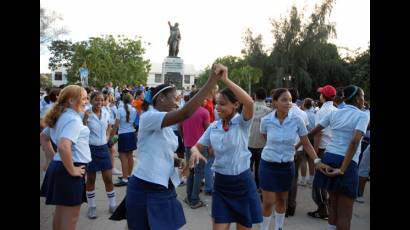 La UJC de fiesta