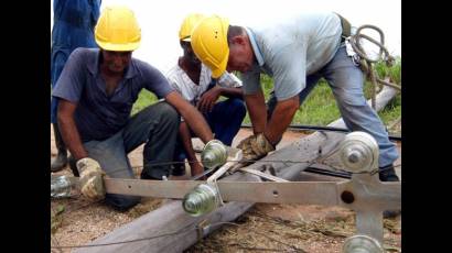 Rehabilitan 350 km de líneas eléctricas en la capital