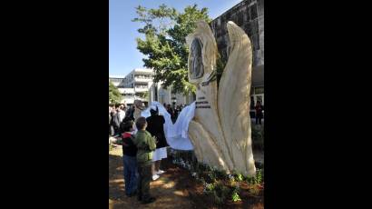 Escultura levantada a Celia Sánchez